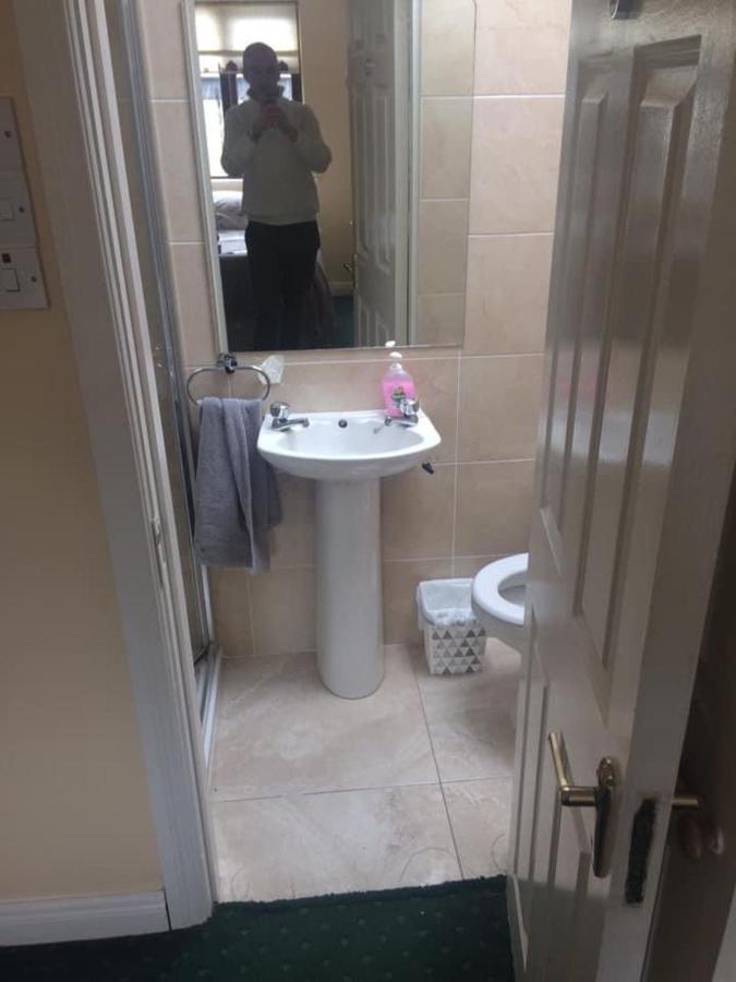Edwards Cosy B&B Galway Exteriör bild