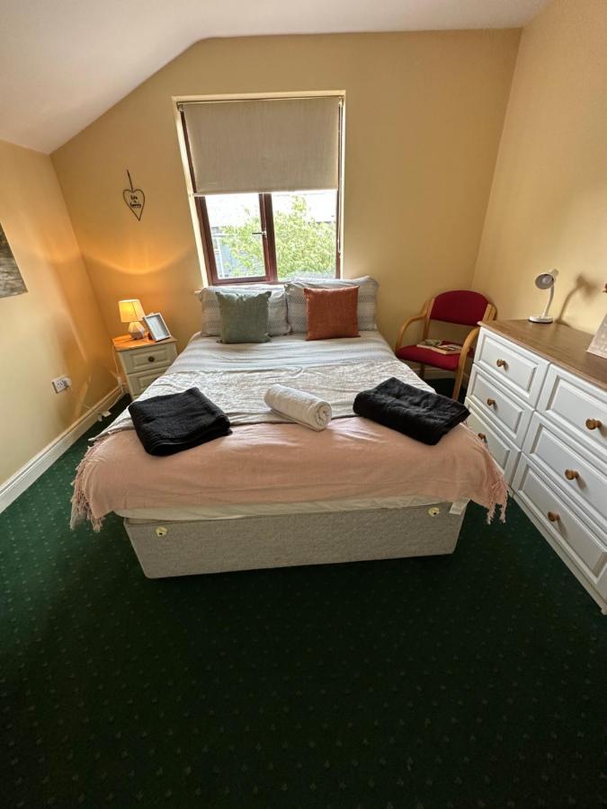 Edwards Cosy B&B Galway Exteriör bild