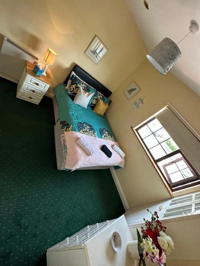 Edwards Cosy B&B Galway Exteriör bild