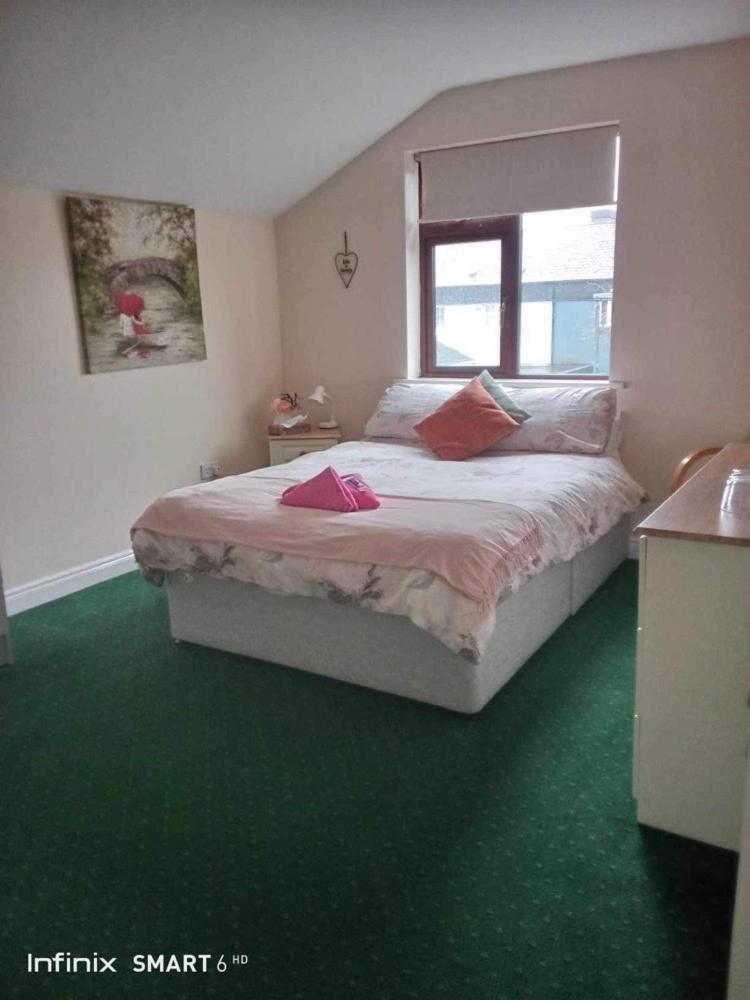 Edwards Cosy B&B Galway Exteriör bild